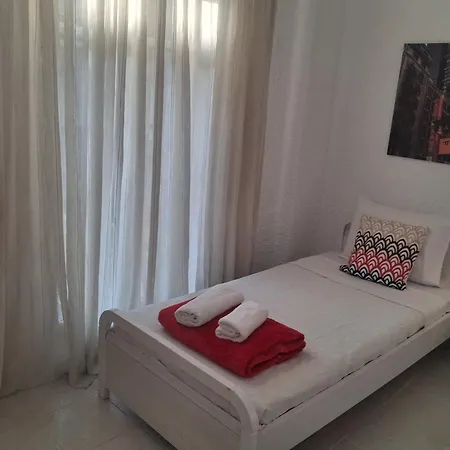 Daire Nira House *